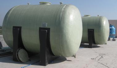 鄭州供應(yīng)玻璃鋼機械纏繞臥式儲罐 玻璃鋼儲罐f0375fj_化工原料欄目